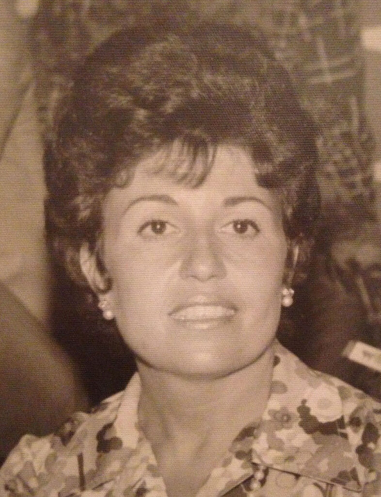 MARIA LOURDES MASCARÓ BALLESTER (1936)