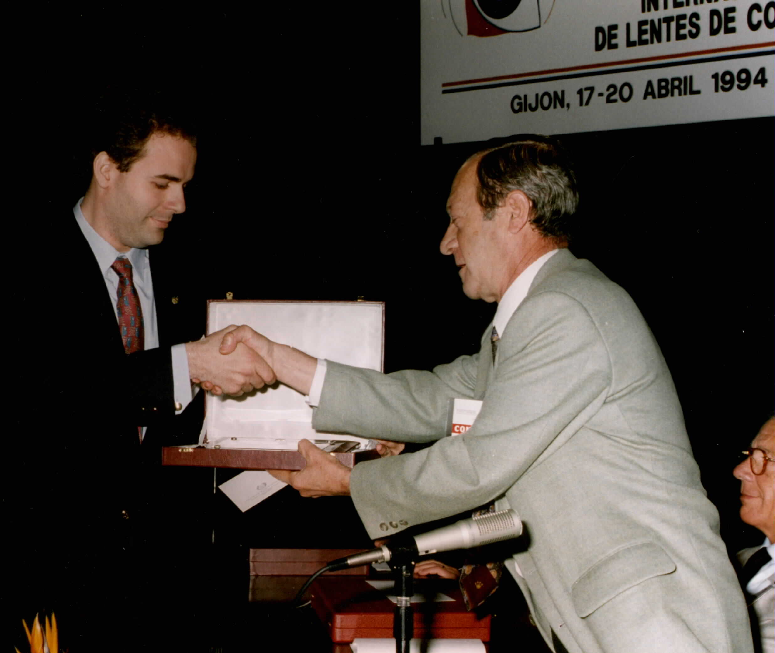 Premio Investigación Colegio Nacional de Ópticos-Optometristas,